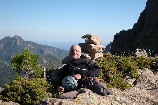 DSCN3586.JPG - mit Gipfel mit Meersicht